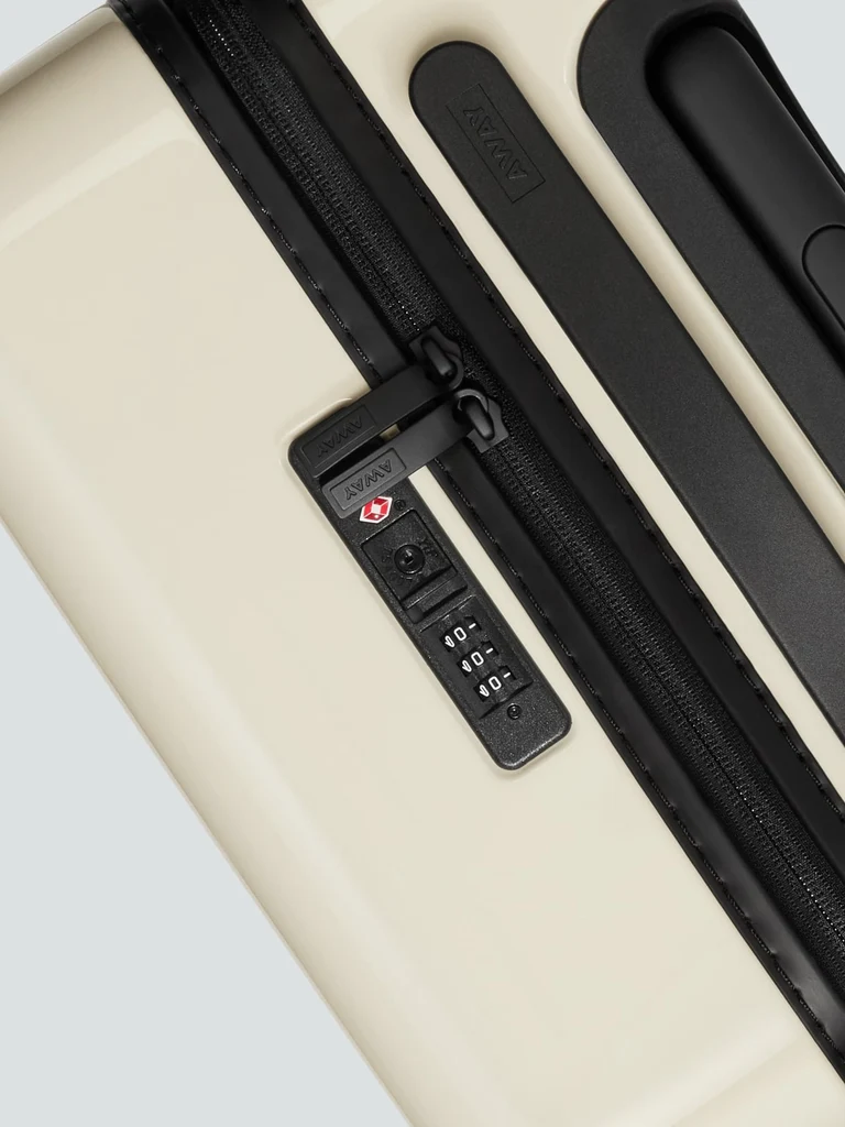 Set your lock (all suitcases)
