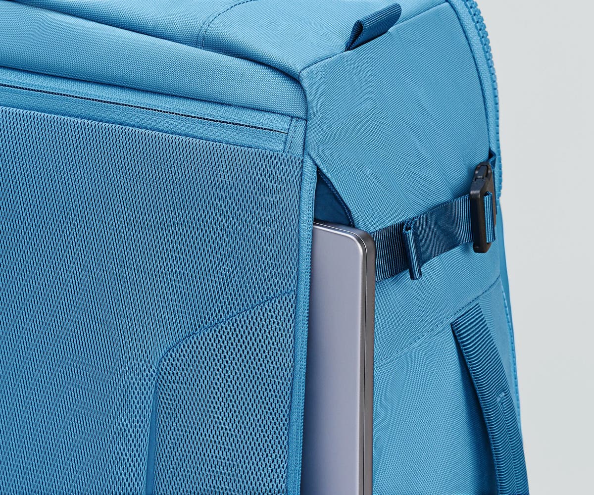 Laptop shown in the exterior laptop pocket