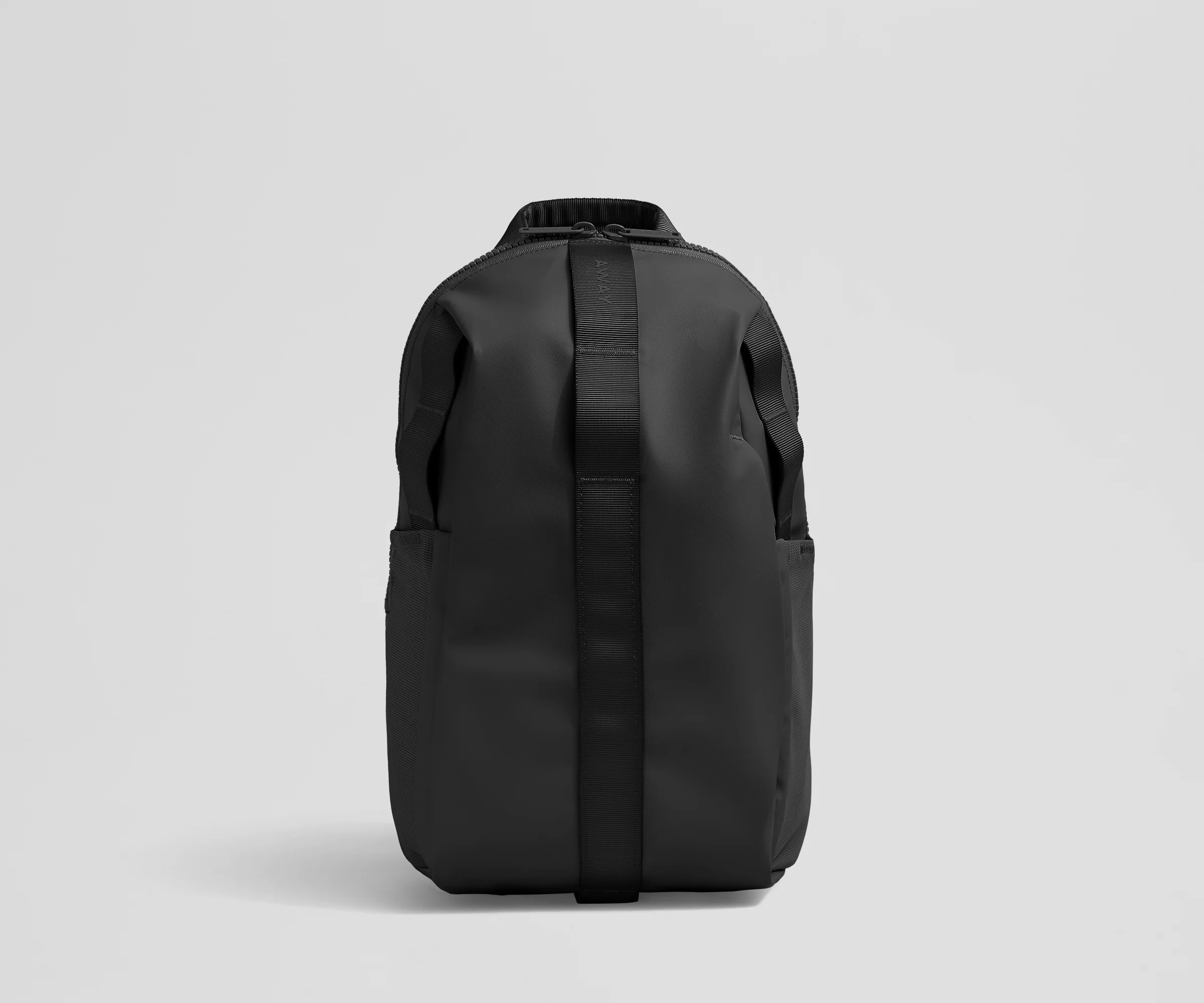 Front view of the Active Daypack 20L