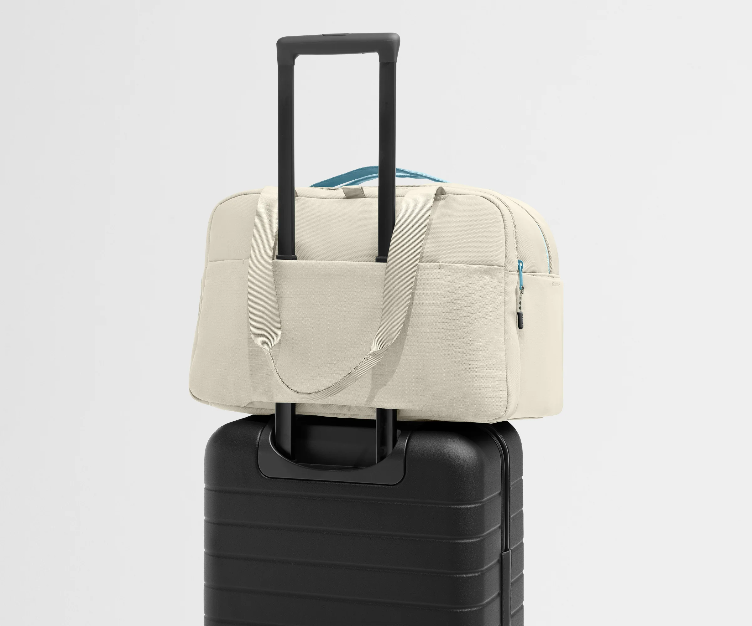 //
Paired with The Bigger Carry-On.