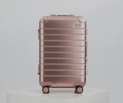 360-view video of the Rose Gold Aluminum and features